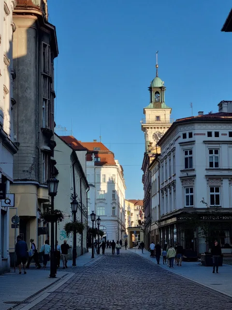 Głęboka wchodząca w Rynek